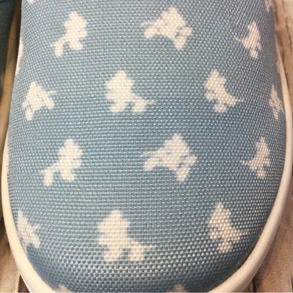 Gap Mickey Mouse 8, 9, 10 Blue Mickey Mouse Canvas Slip-On Shoes. NWT - Picture 3 of 6